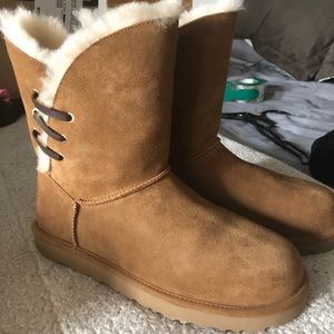 Ugg Constantine size 10 chestnut